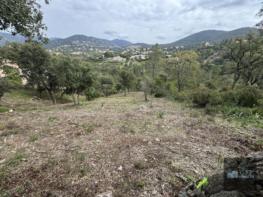 Image Vue à terrain de La Londe-les-Maures