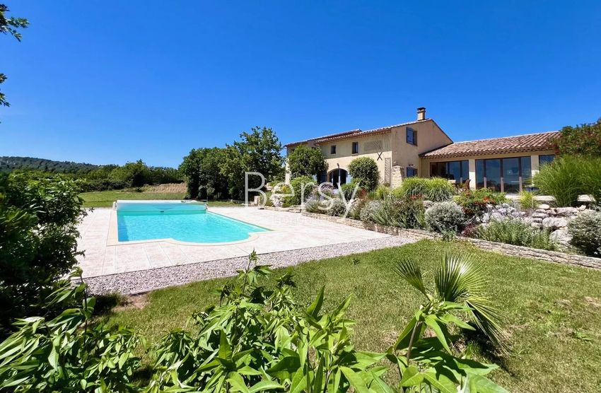 Image Piscine à  maison traditionnelle de Lirac