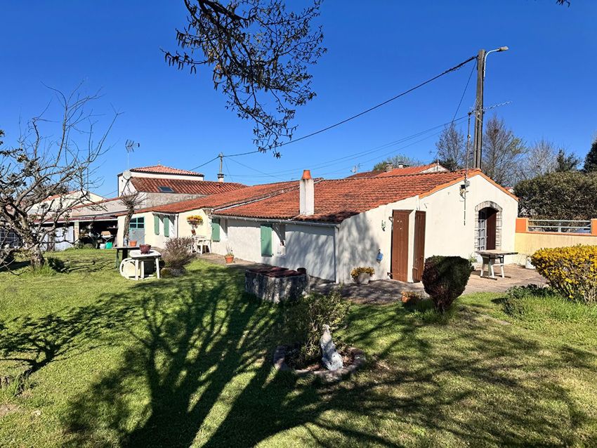 Image Façade à  maison mitoyenne de Tonnay-Charente