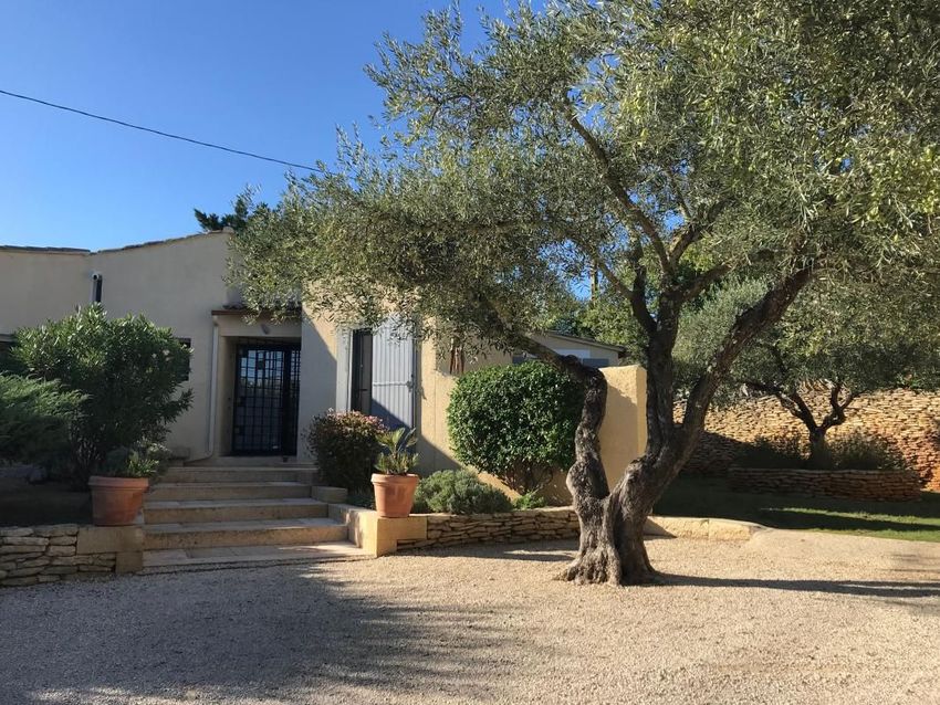 Image Façade à  propriété agricole de Castillon-du-Gard