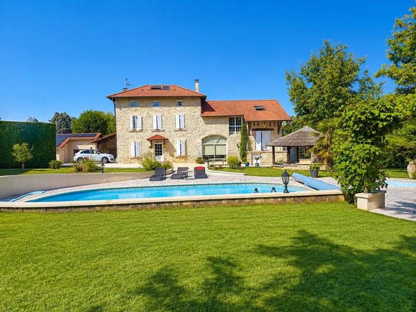 Image Piscine à  maison individuelle de Saint-Baudille-de-la-Tour