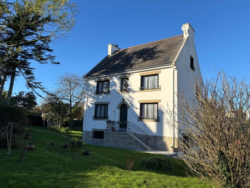 Image Façade à  maison individuelle de Audierne