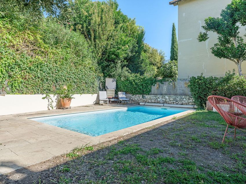 Image Piscine à  maison individuelle de Marseille 8e Arrondissement
