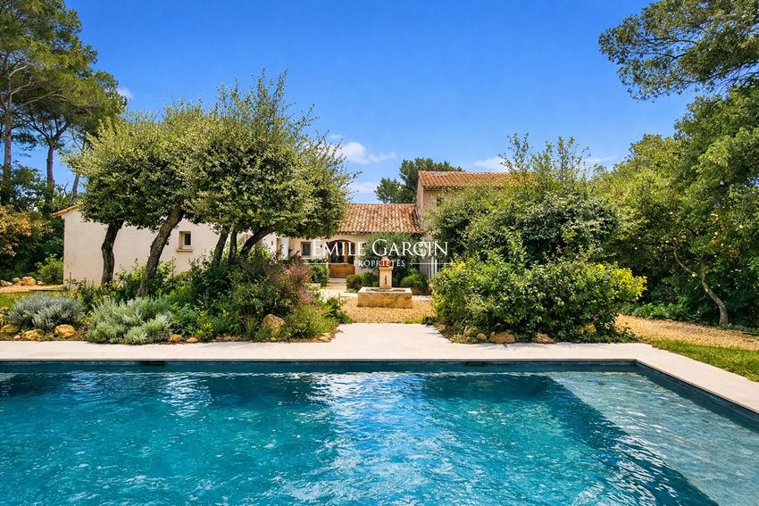 Image Piscine à  villa de Saint-Marc-Jaumegarde