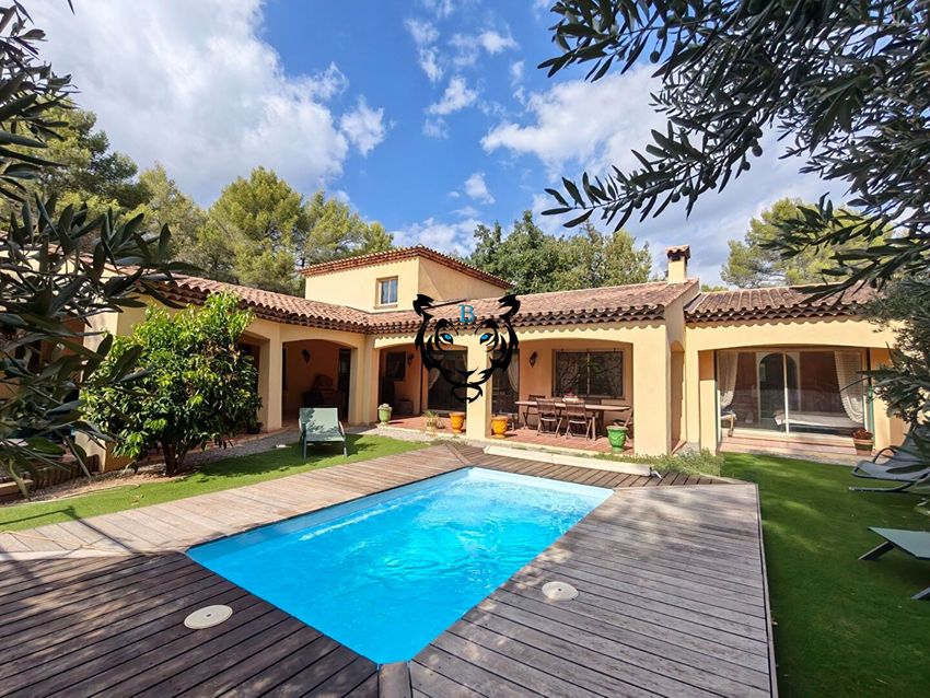 Image Piscine à  maison individuelle de La Motte