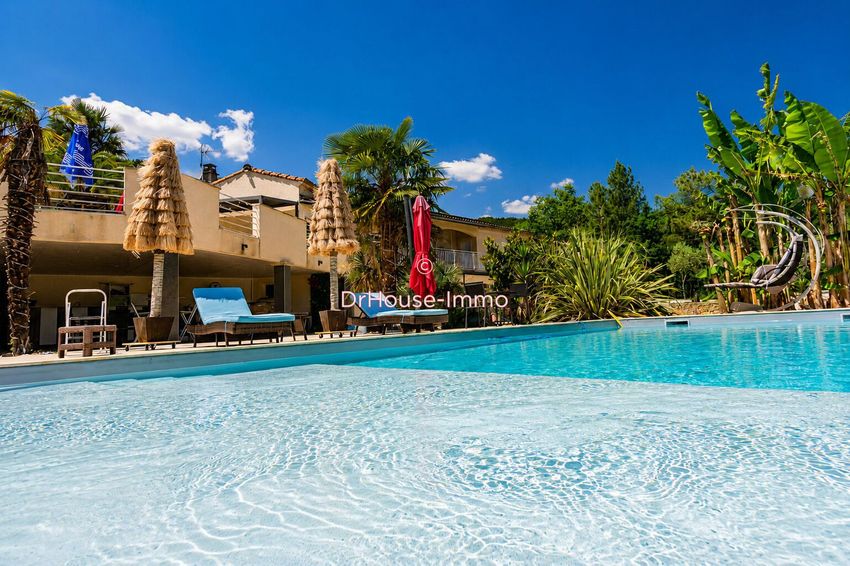 Image Piscine à  villa de Mercuer