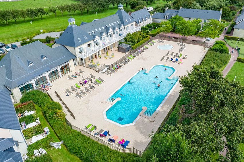 Image Piscine à  maison individuelle de Port-en-Bessin-Huppain