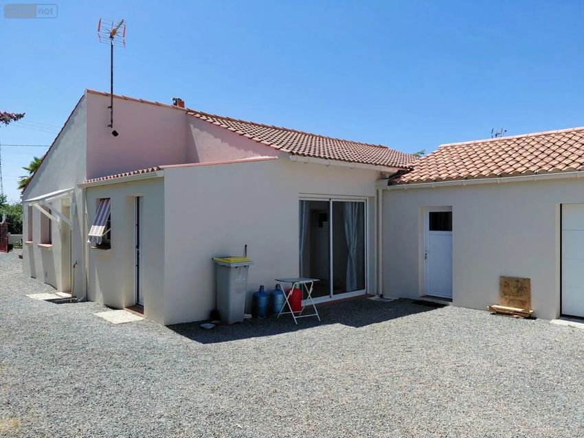 Image Façade à  maison individuelle de La Garnache