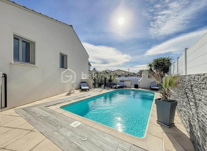 Image Piscine à  maison individuelle de Cournonsec