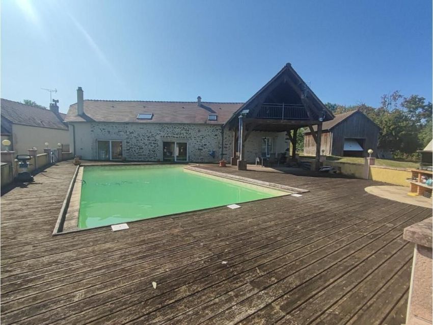 Image Piscine à  propriété agricole de Saint-Ouen-de-Mimbré