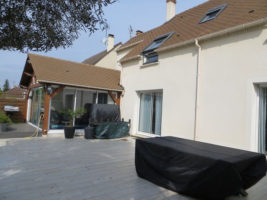 Image Façade à  maison individuelle de Issou