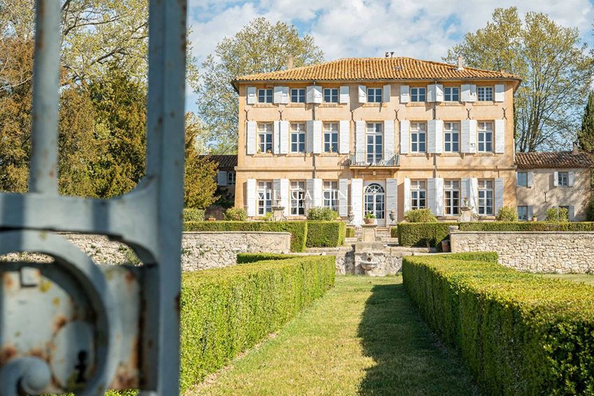 Image Façade à  manoir de Aix-en-Provence
