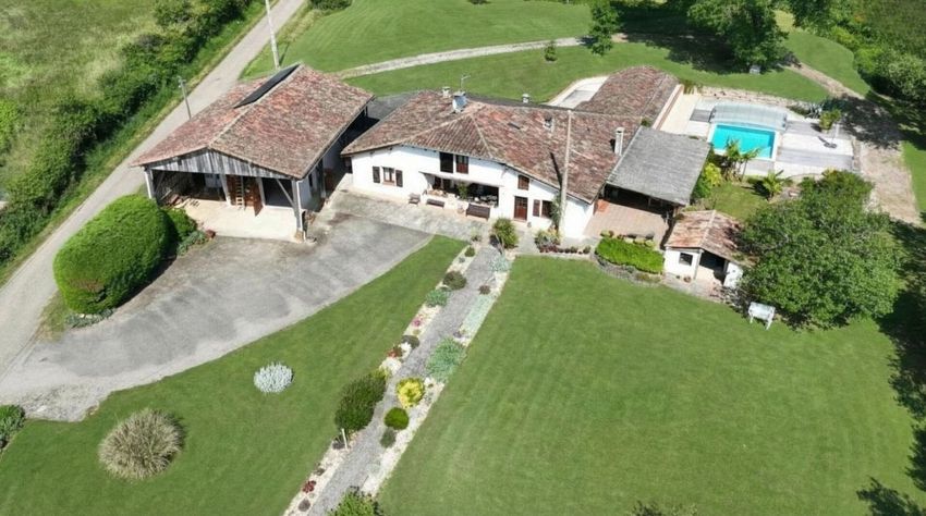 Image Façade à  maison individuelle de Sérignac