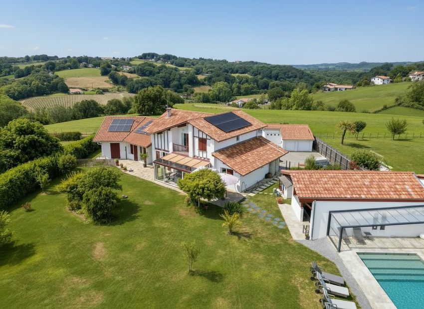 Image Façade à  maison individuelle de Larressore