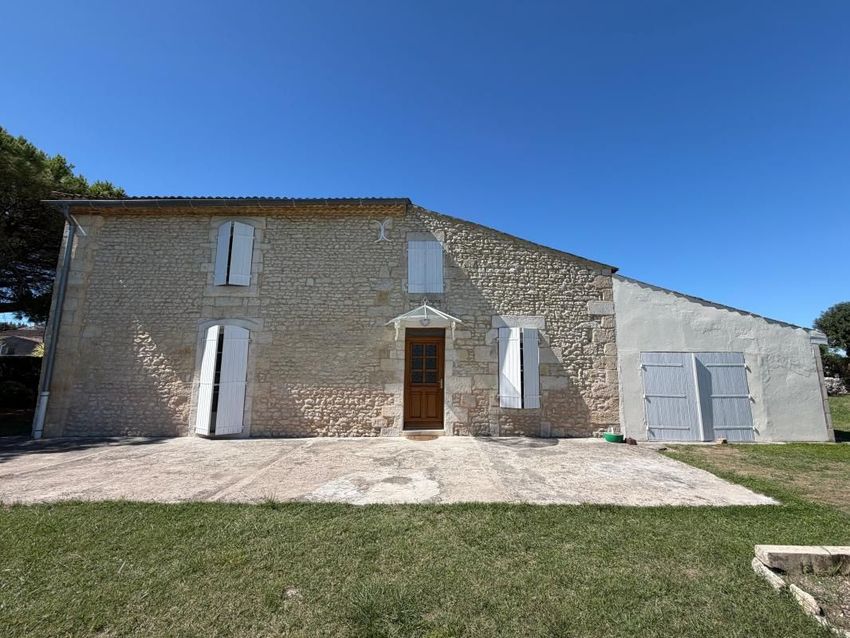 Image Façade à  maison individuelle de Barzan