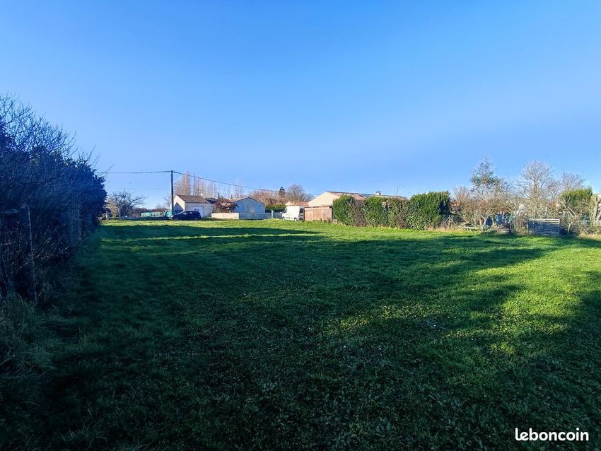 Image de terrain à Saint-Jean-d'Angle