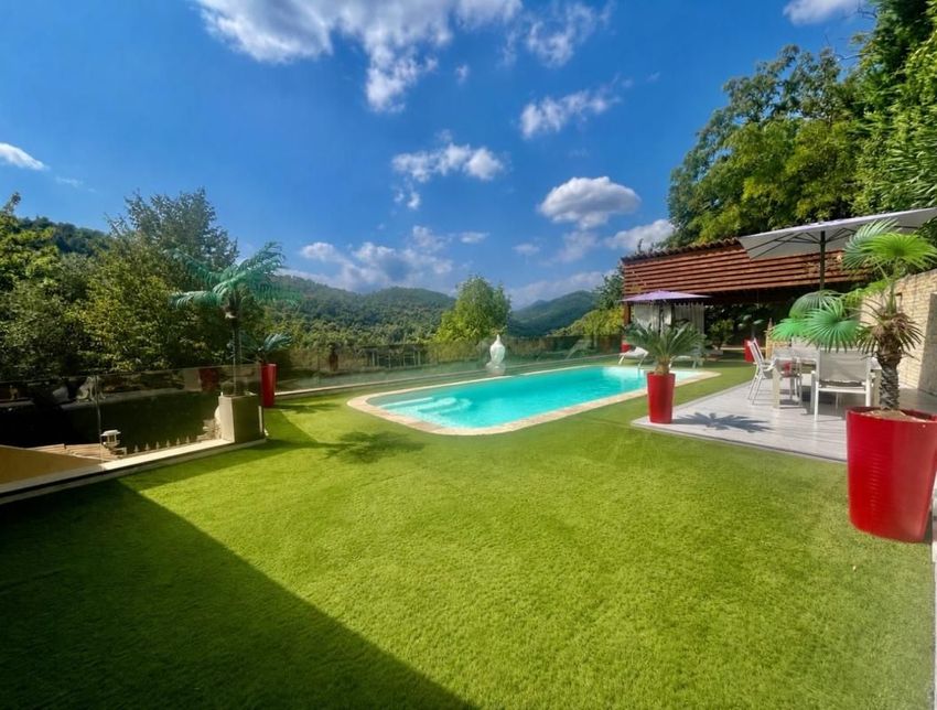 Image Piscine à  propriété agricole de Tourrette-Levens
