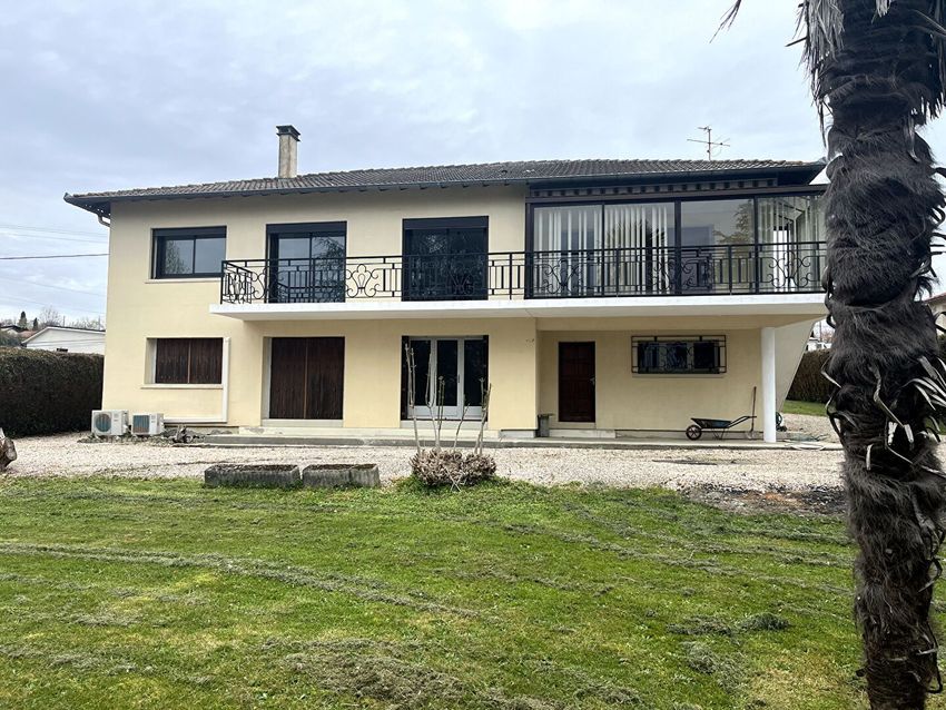 Image Façade à  maison individuelle de Villeneuve-de-Rivière
