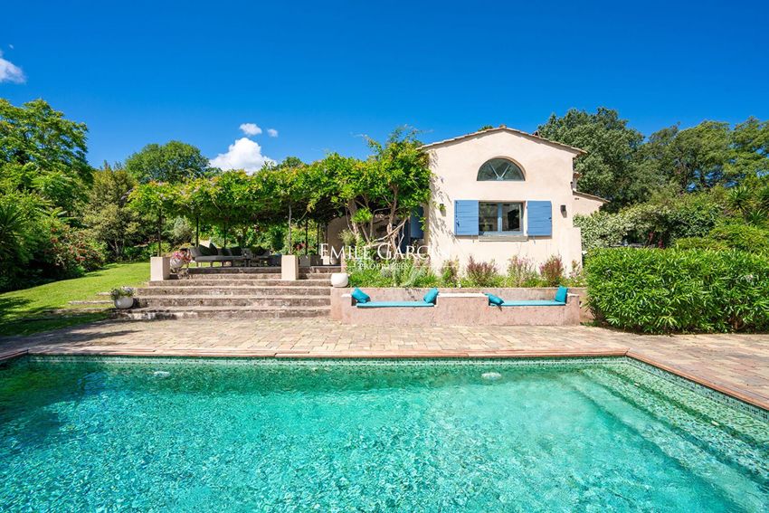 Image Piscine à  villa de Gassin