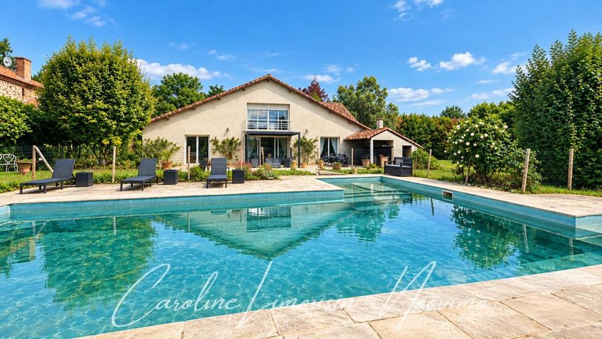 Image Piscine à  maison individuelle de La Tessoualle
