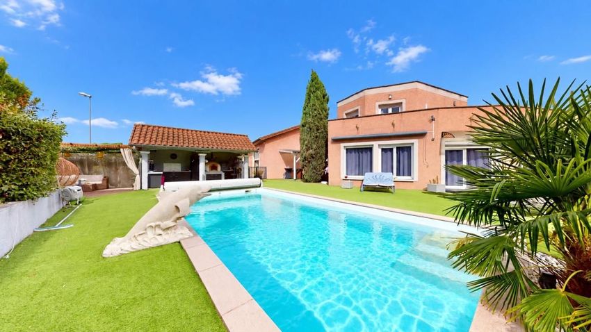 Image Piscine à  maison individuelle de Chavanoz