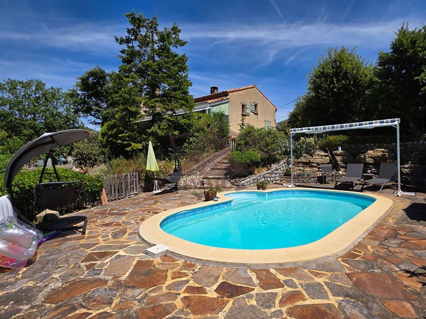 Image Piscine à  maison individuelle de Courry
