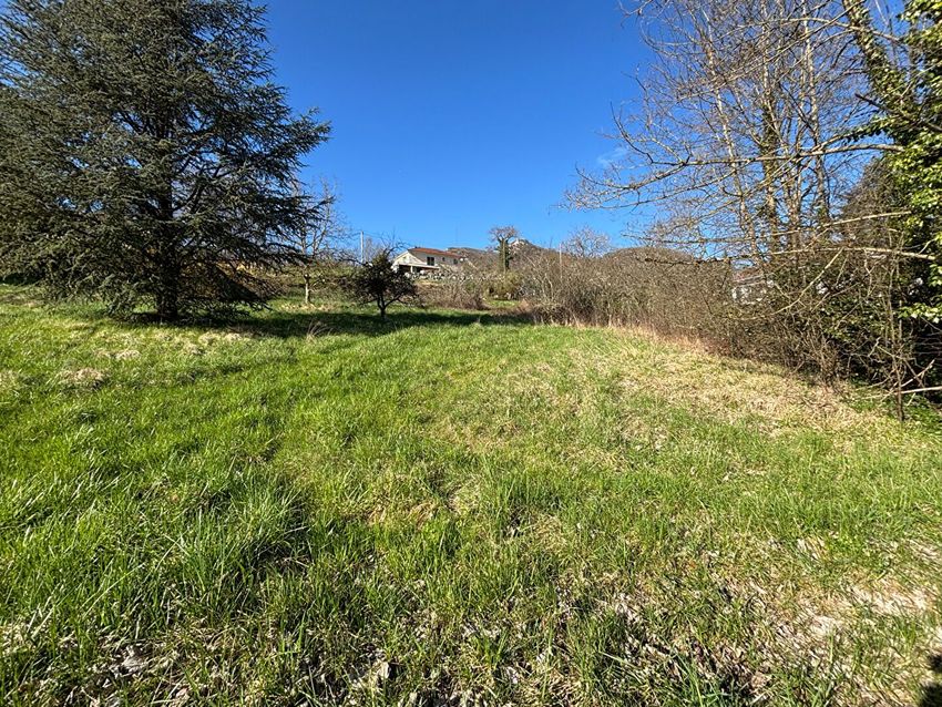 Image de terrain à Salins-les-Bains