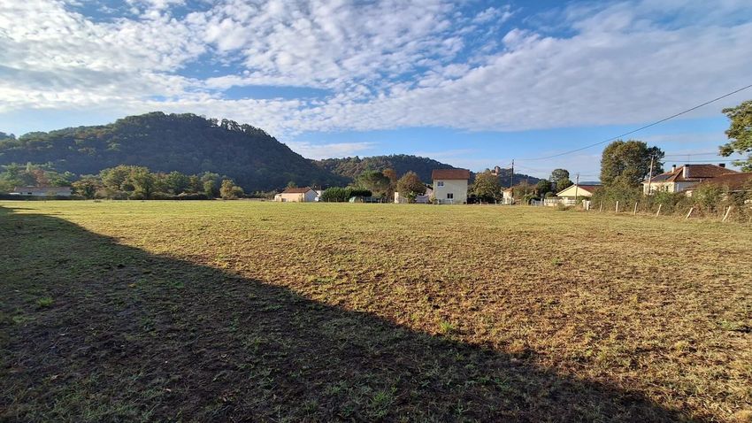 Image Vue à terrain de Bretenoux