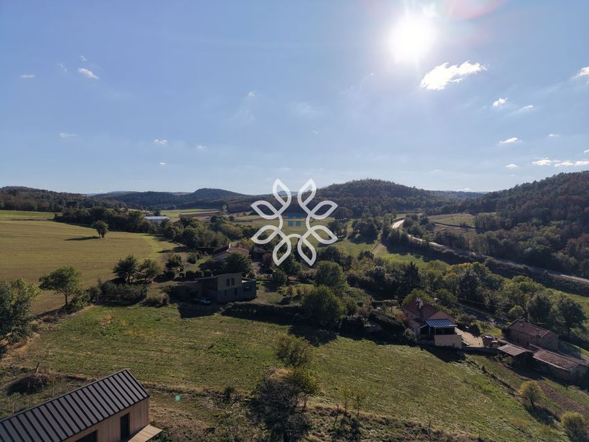 Image Vue à terrain de Saint-Laurent-Chabreuges
