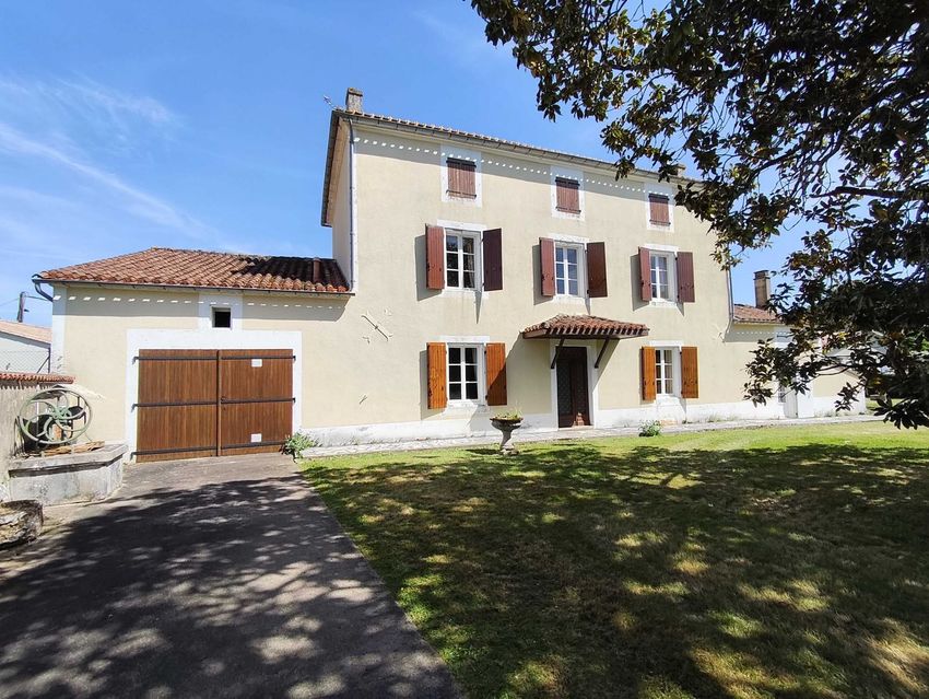 Image Façade à  maison individuelle de Chasseneuil-sur-Bonnieure