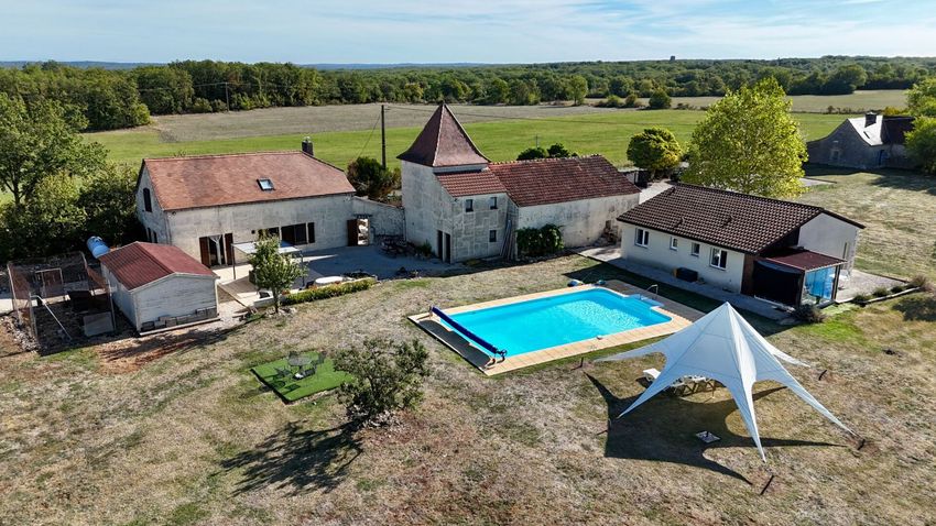 Image Piscine à  maison individuelle de Escamps