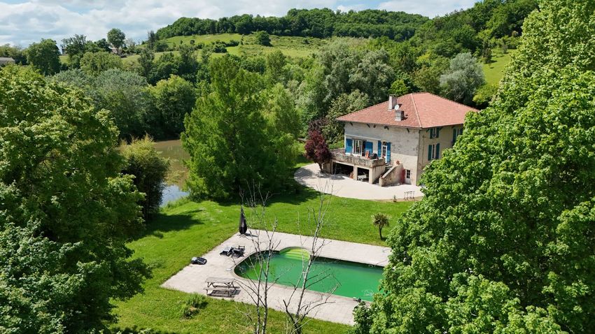 Image Piscine à  maison individuelle de Bazens
