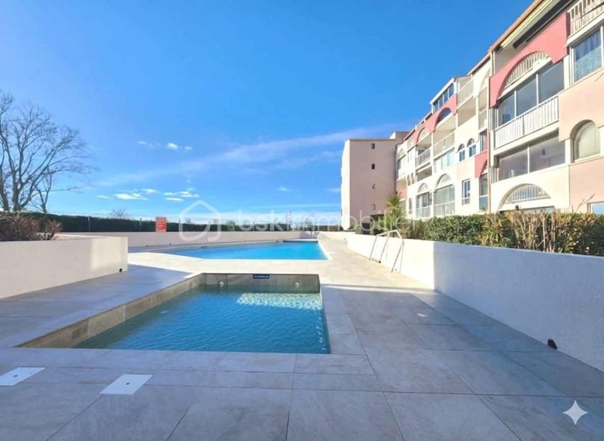 Image Piscine à appartement de Agde