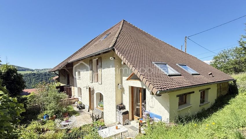 Image Façade à  maison individuelle de Saint-Geoire-en-Valdaine