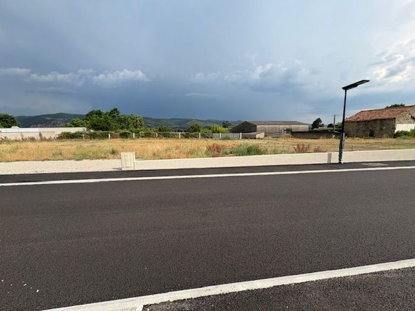 Image Vue à terrain de Peyruis