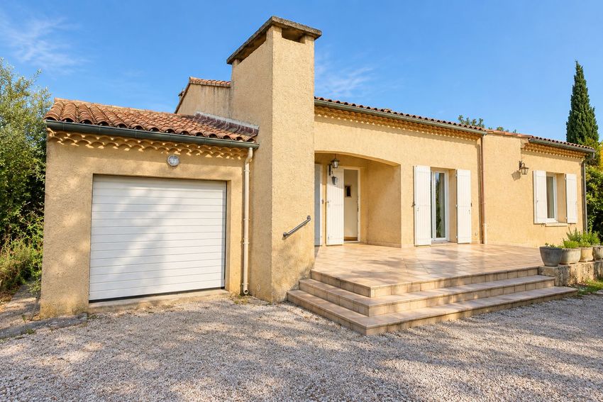 Image Façade à  maison individuelle de Aubignan