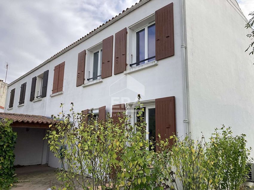 Image Façade à  maison mitoyenne de La Rochelle