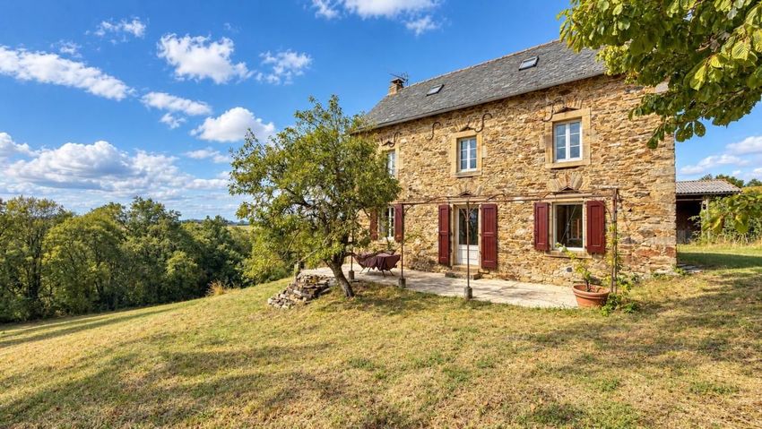 Image Façade à  maison individuelle de Rullac-Saint-Cirq
