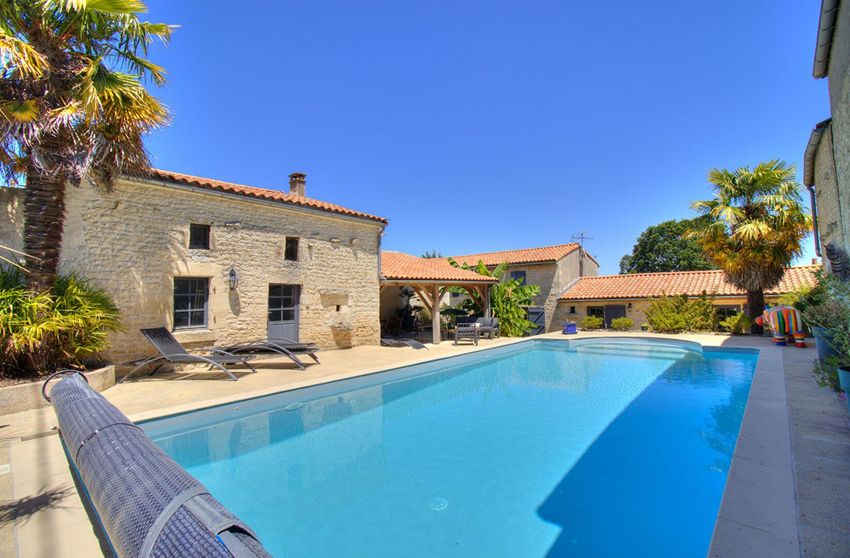 Image Piscine à  maison individuelle de Sainte-Ouenne