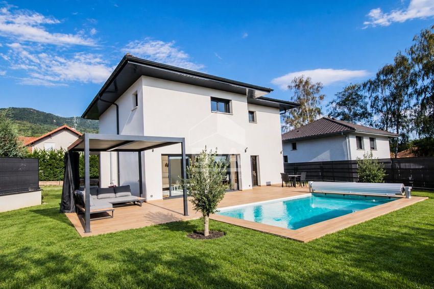 Image Piscine à  villa de Cranves-Sales