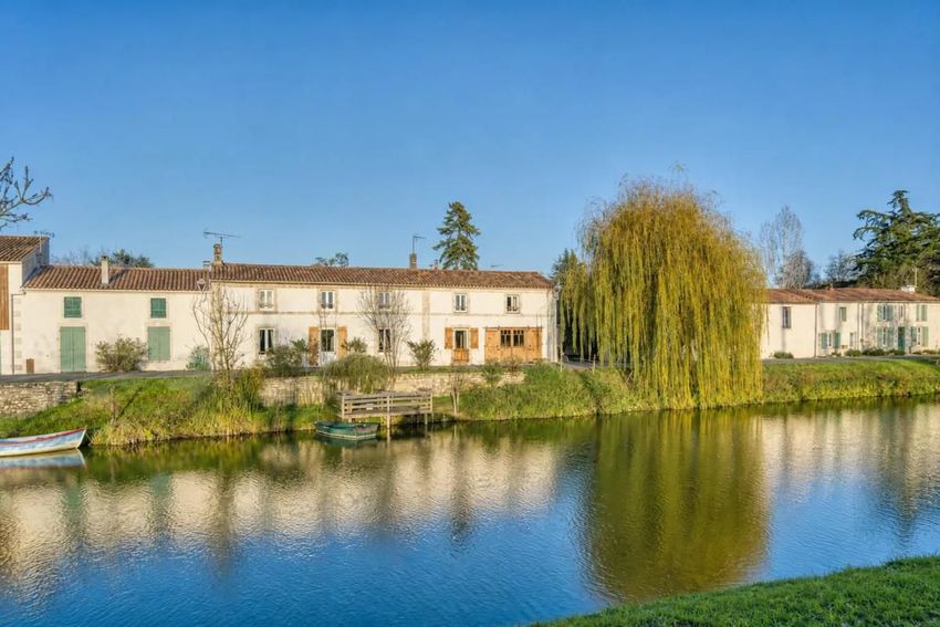 Image Façade à  propriété agricole de Damvix