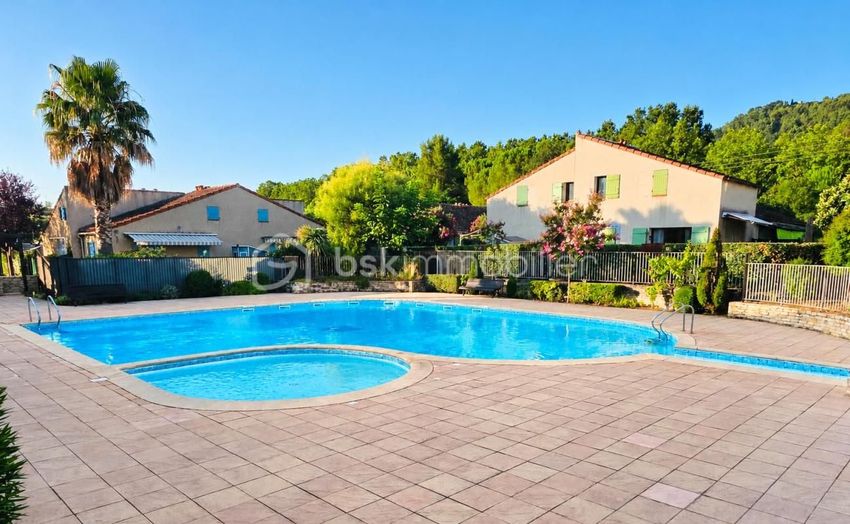 Image Piscine à appartement de Le Beausset