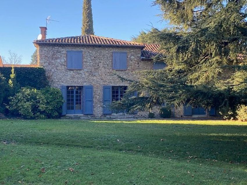 Image Façade à  maison individuelle de Aussillon