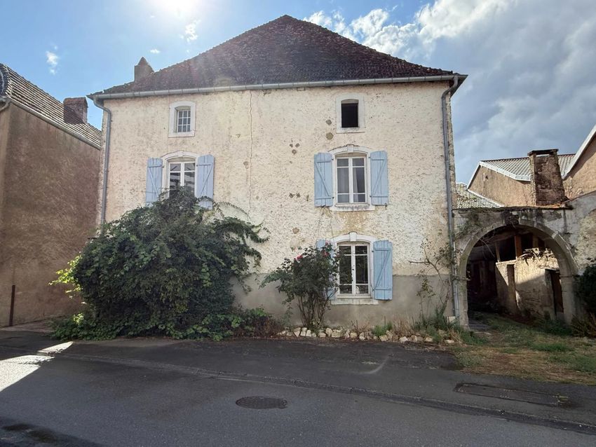 Image Façade à  maison de village de Melay