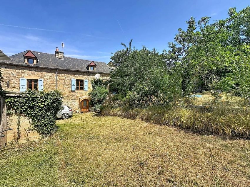 Image Façade à  maison individuelle de Sébrazac
