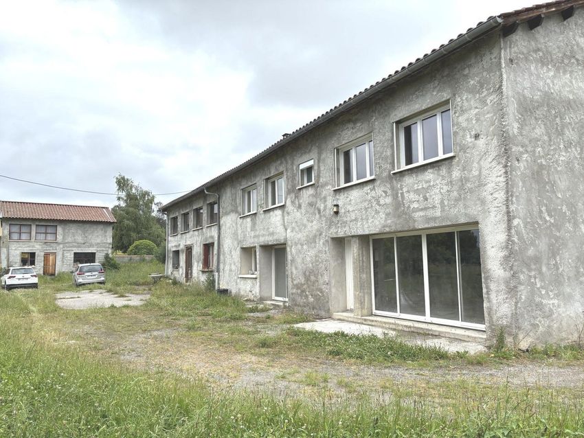 Image Façade à  maison individuelle de Villeneuve-de-Rivière