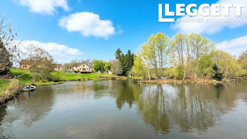 Image Vue à terrain de Coussac-Bonneval