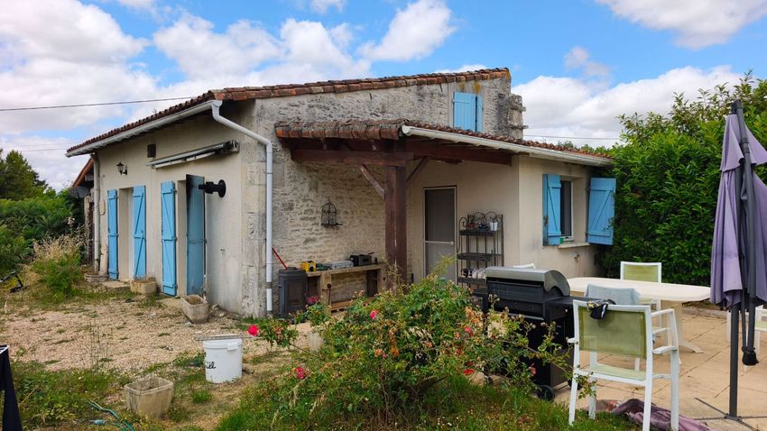 Image Façade à  maison individuelle de Saint-Macoux