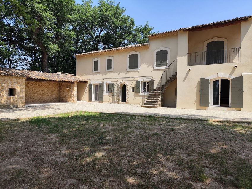 Image Façade à  maison individuelle de Vaugines