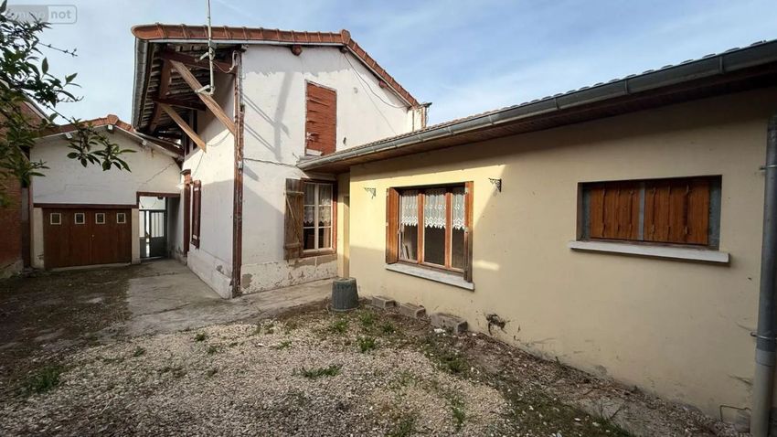 Image Façade à  maison individuelle de Saint-Amand-sur-Fion